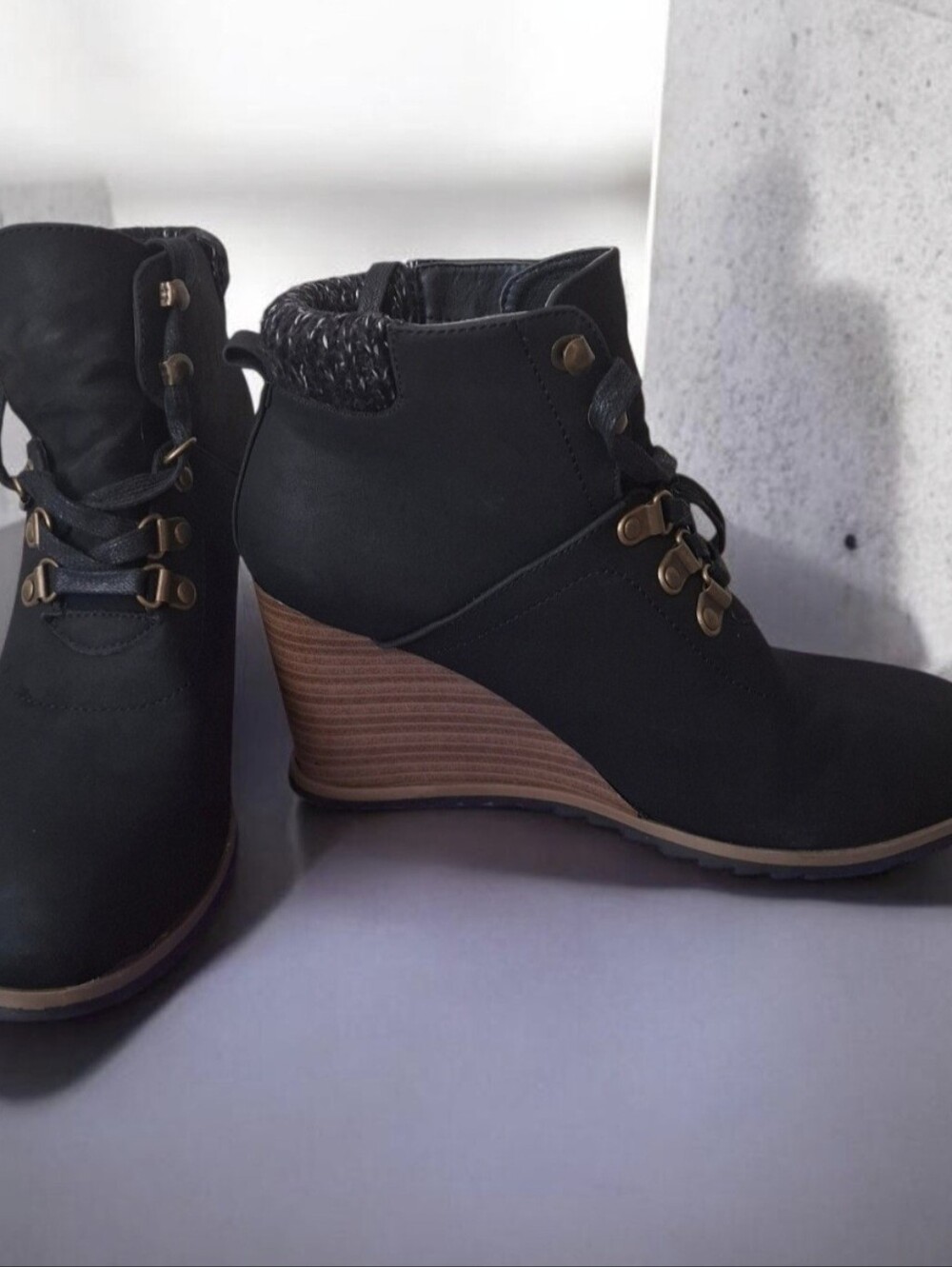 Nautica Cozen Black Lace-Up Wedge Ankle Bootie Round Toe Wool Upper 9